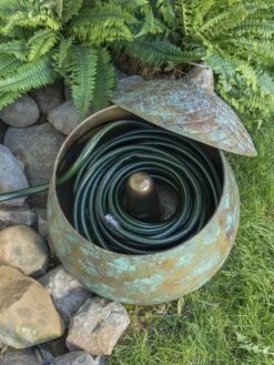 Acorn Hose Pot -Outdoor Garden Care Shop 3 4 crop 8613361 01V