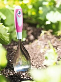 Dirty Little Digger™ -Outdoor Garden Care Shop 8594982 9961 tif